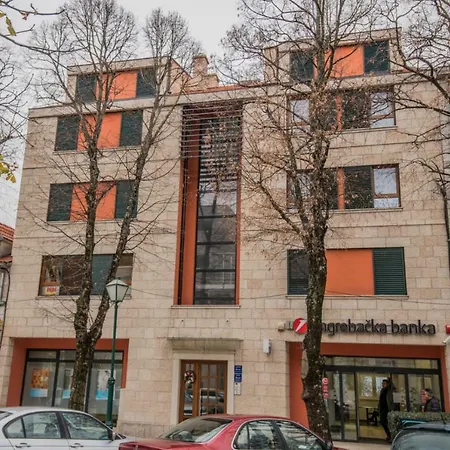 Petra Apartment *